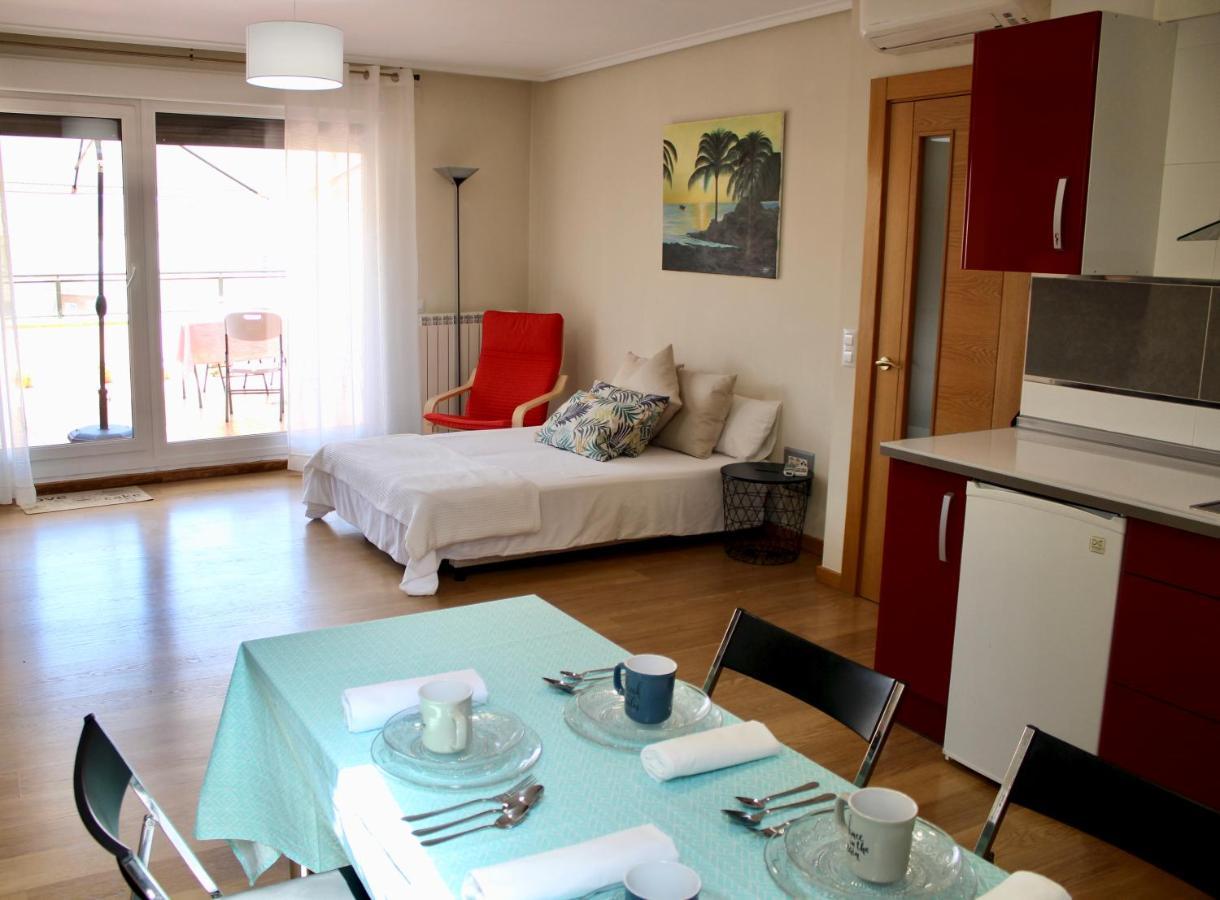 Atico En El Centro Con Amplia Terraza Apartment Entrena Luaran gambar