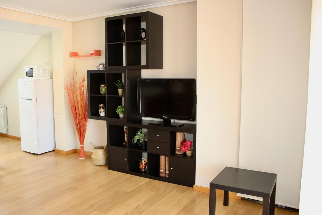 Atico En El Centro Con Amplia Terraza Apartment Entrena Luaran gambar