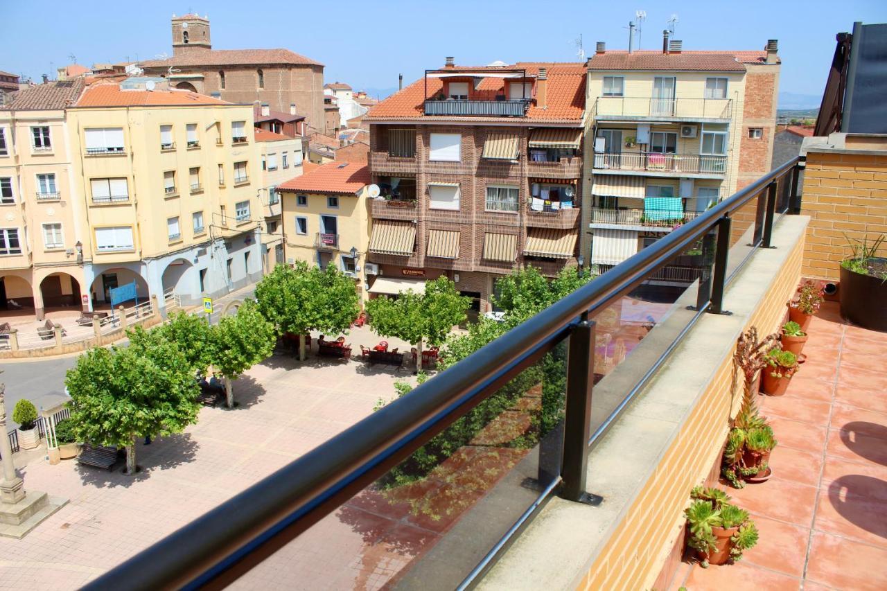 Atico En El Centro Con Amplia Terraza Apartment Entrena Luaran gambar